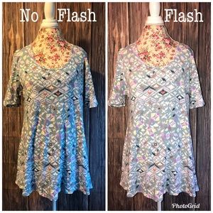 LuLaRoe Perfect Tee Size 2XL Blue White Pattern